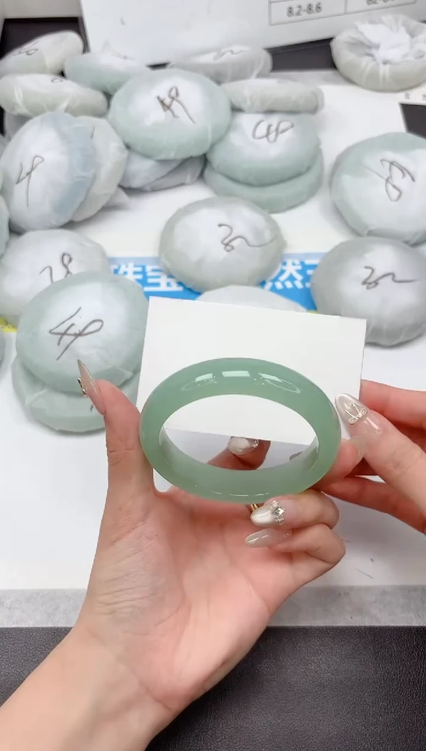 未镶嵌手镯石英质玉267-56.3