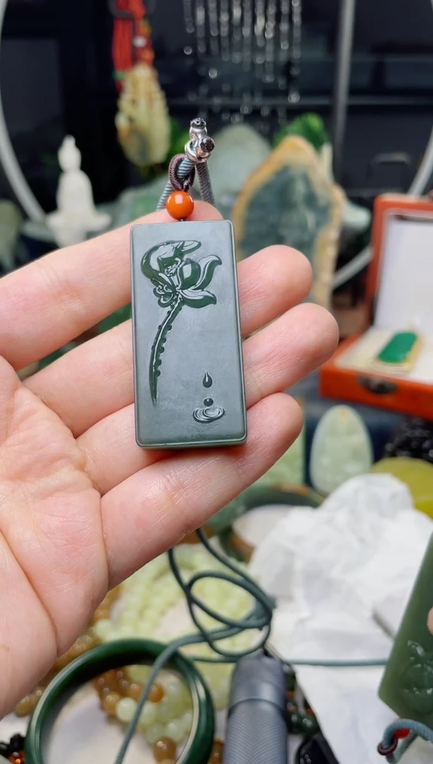 和田玉未镶嵌颈饰99