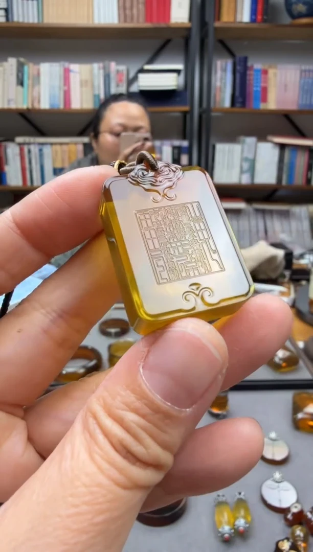 【闪购商品】琥珀颈饰未镶嵌山鬼吊坠