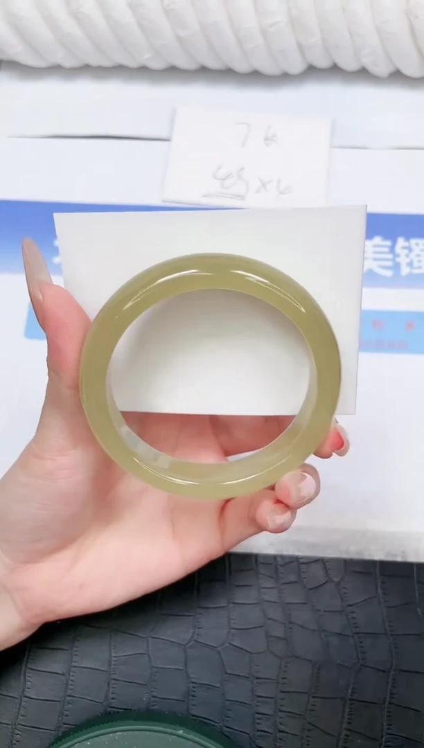 未镶嵌手镯石英质玉163-60.5