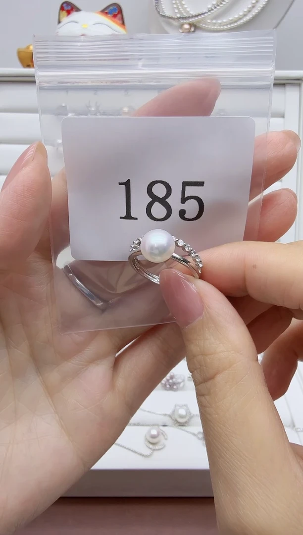 银S925镶嵌戒指淡水珍珠。?185