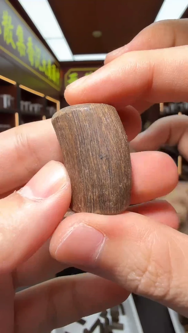 沉香吊坠99号文莱多样性发一