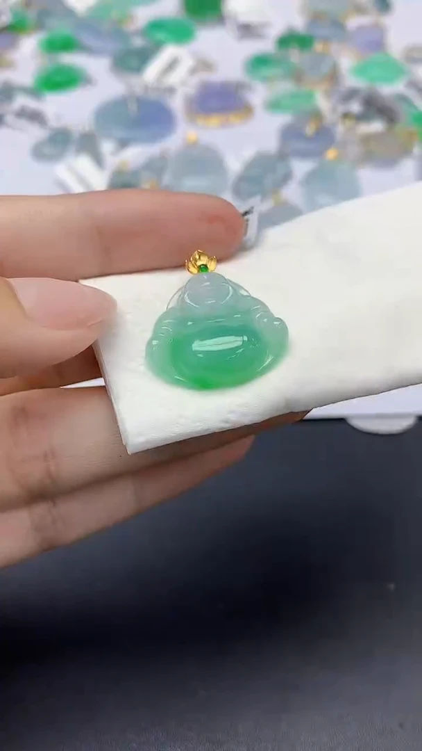 翡翠18K金镶嵌颈饰天然缅甸a货翡翠