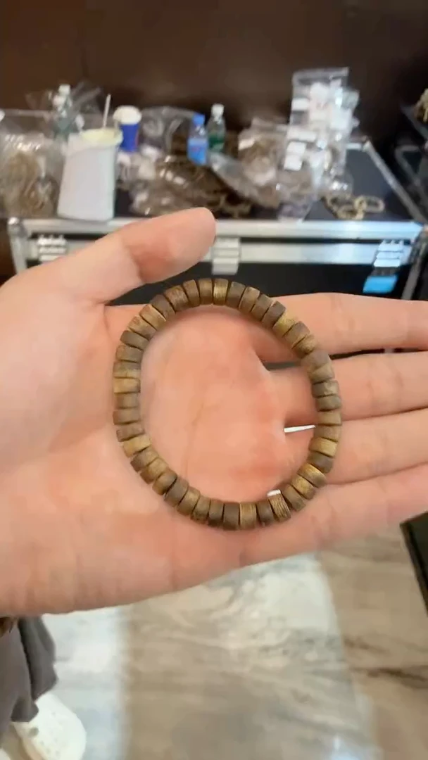 沉香手串06-07厚片珠单圈 多样性发一