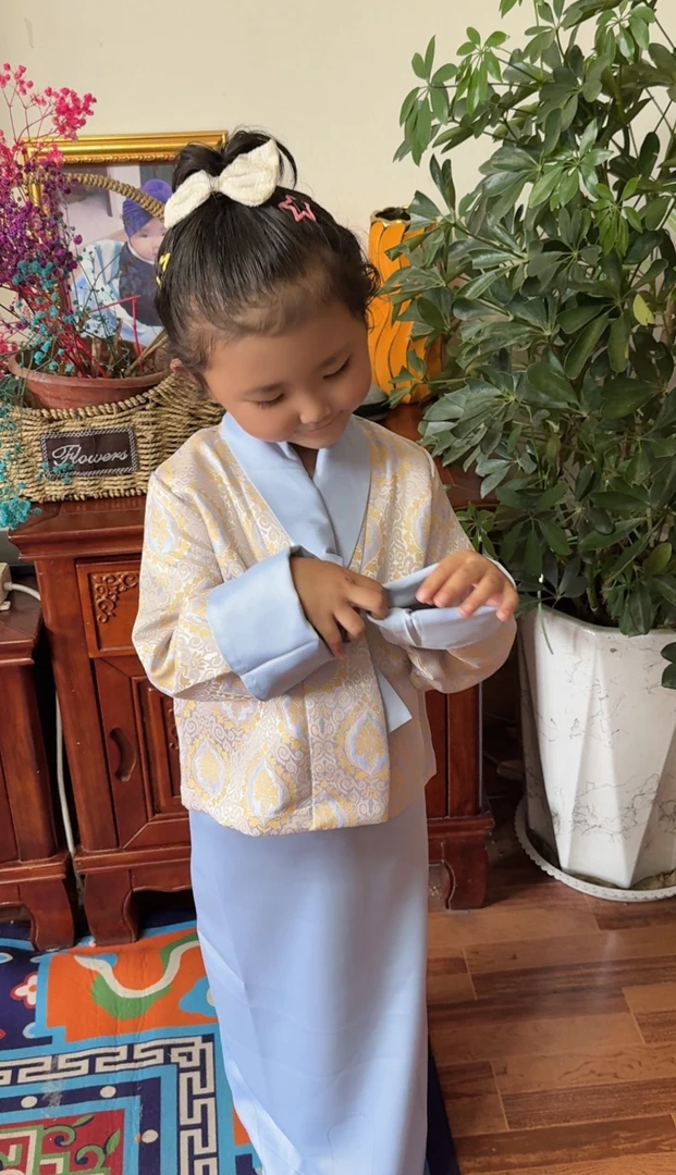 藏式儿童新款西藏服两件套 藏族民族风传统古风藏装舞台女童