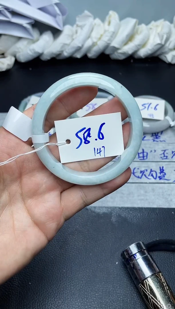 未镶嵌手镯翡翠147