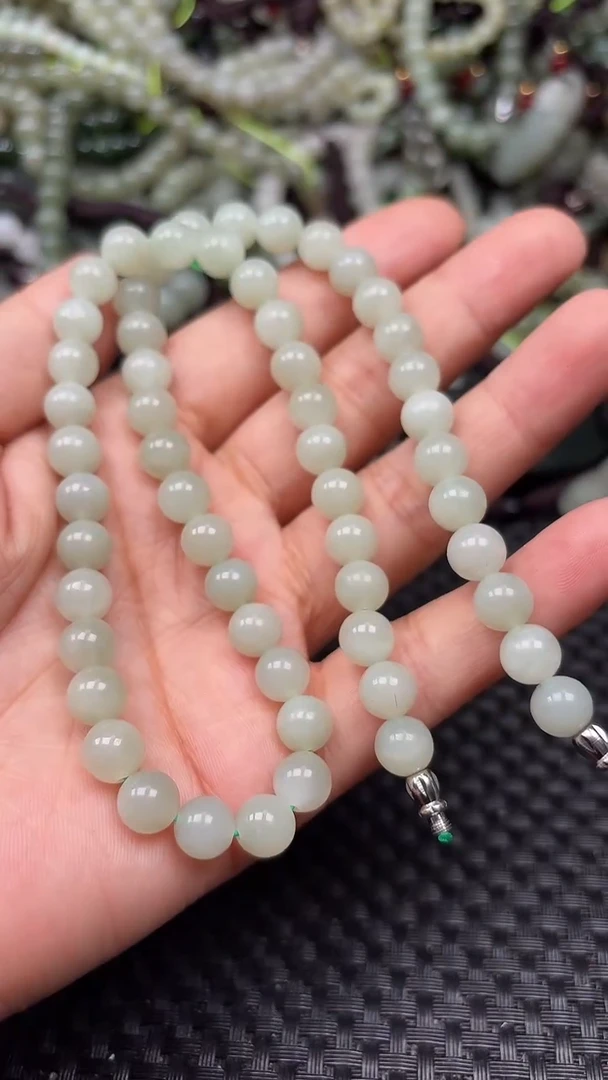 和田玉未镶嵌颈饰1