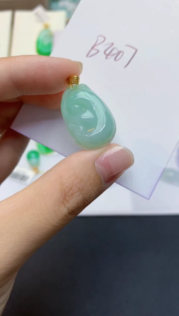 翡翠未镶嵌颈饰天然缅甸A货翡翠