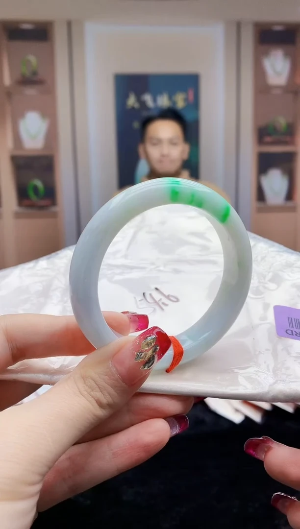 【闪购商品】翡翠手镯未镶嵌    H85-155