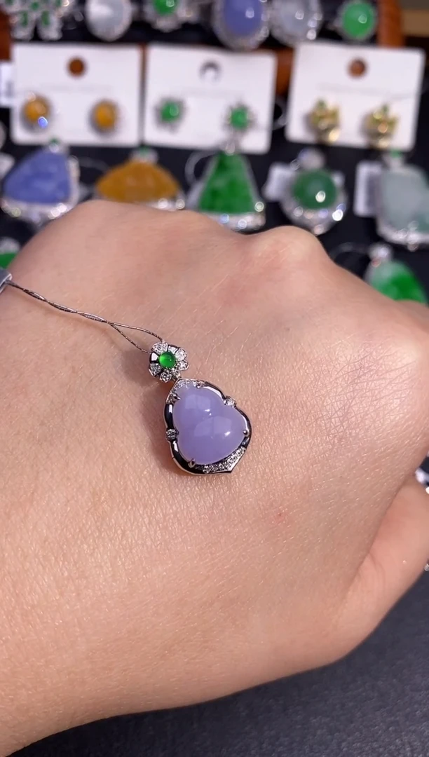 【闪购商品】翡翠颈饰18K金镶嵌吊坠