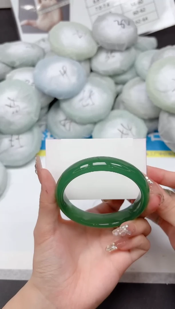 未镶嵌手镯石英质玉242-61.4