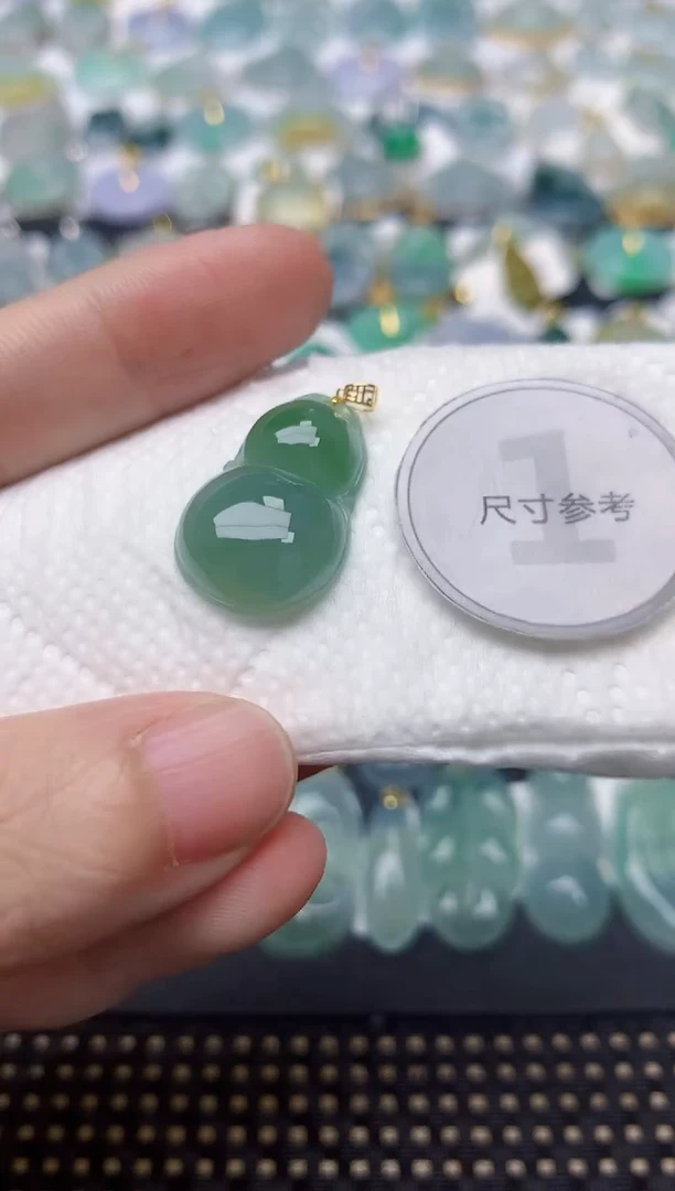 颈饰18K金镶嵌翡翠天然缅甸A货翡翠