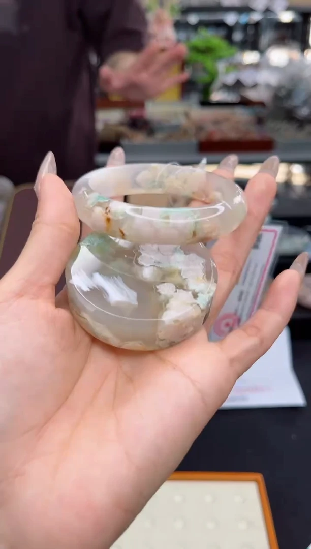 【闪购商品】石英质玉手镯未镶嵌53圈口（赠品镯心）6660191