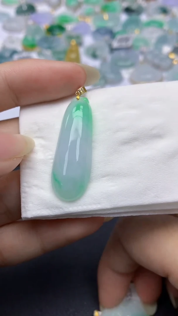 颈饰18K金镶嵌翡翠天然缅甸a货翡翠百元以上9元证书费自理