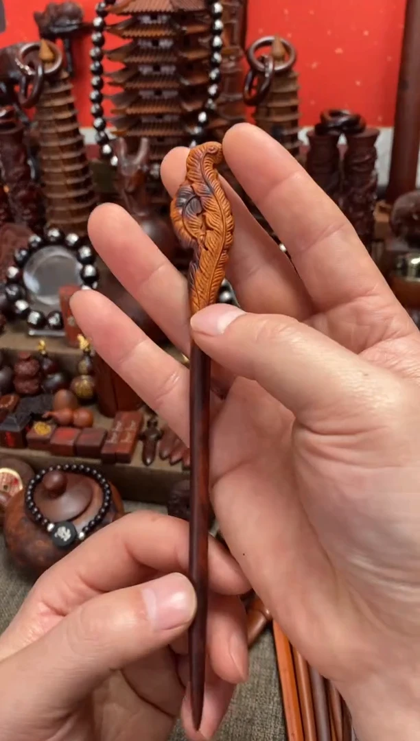 【闪购商品】木桃木羽毛祥云发簪高20cm 一物一拍