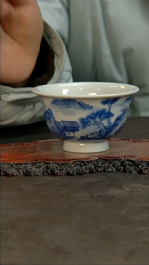 【闪购商品】青花手绘山水主人杯
