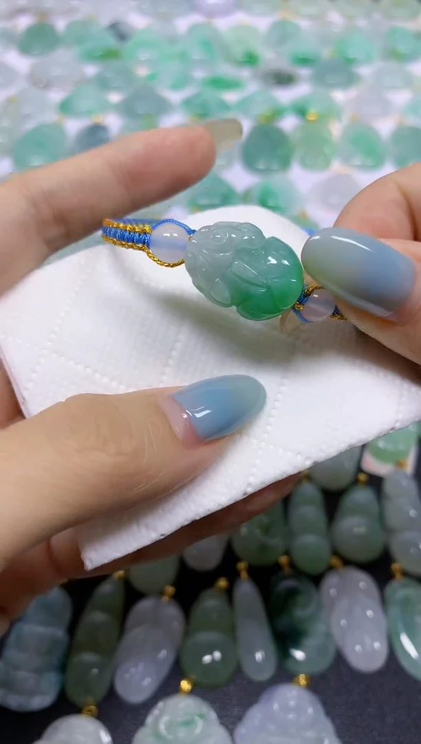 翡翠未镶嵌颈饰天然翡翠A货