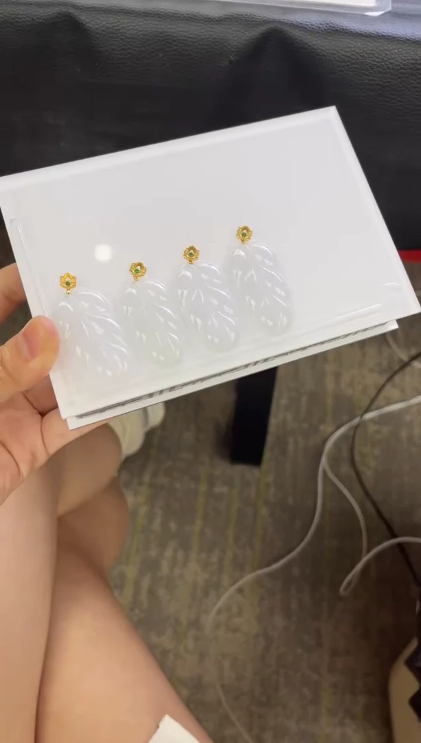 翡翠18K金镶嵌颈饰D103/多样性发一件/配绳子