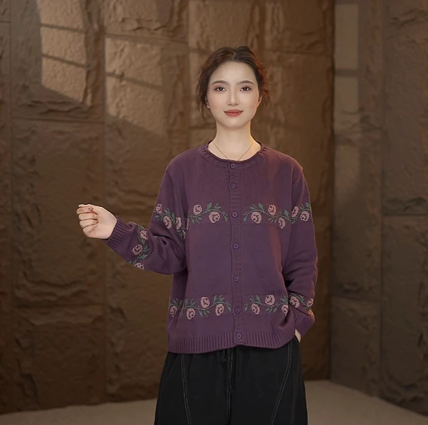 宽松型毛针织衫长袖毛衣提花宽松针织圆领黑色花朵