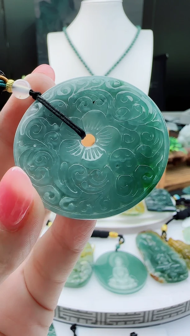 【闪购商品】翡翠颈饰未镶嵌多样性随机一件发货