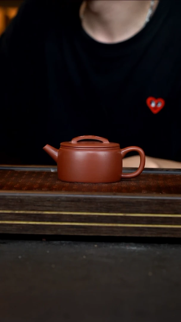 茶壶紫砂    小红泥     汉瓦       180cc