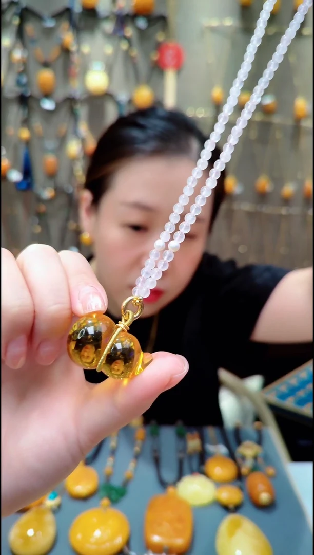 琥珀未镶嵌珠宝奇石﹣F141琥珀葫芦吊坠