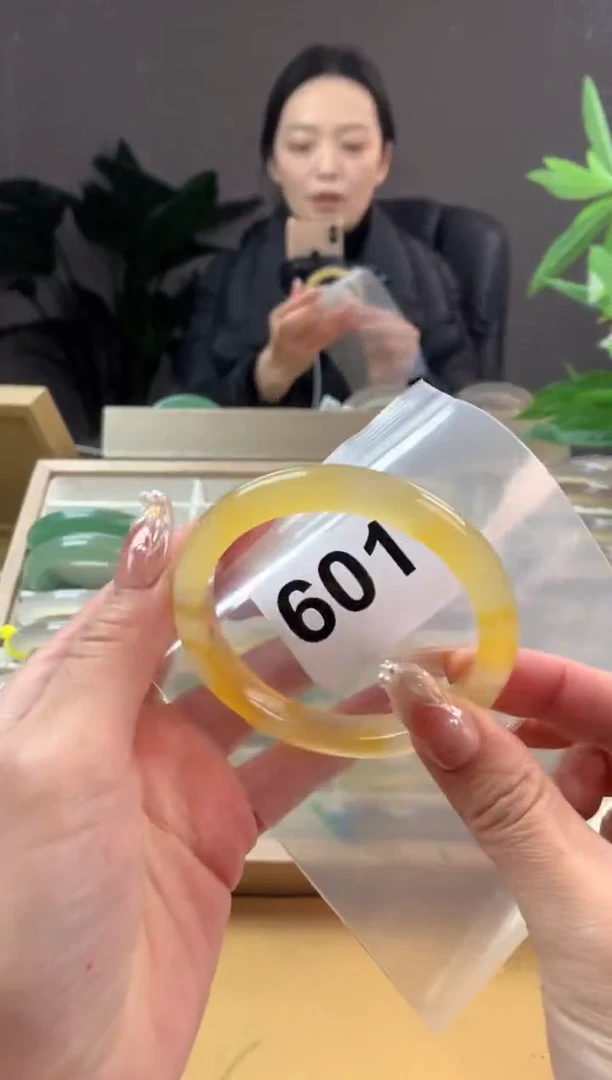 【闪购商品】玛瑙/玉髓手镯未镶嵌601