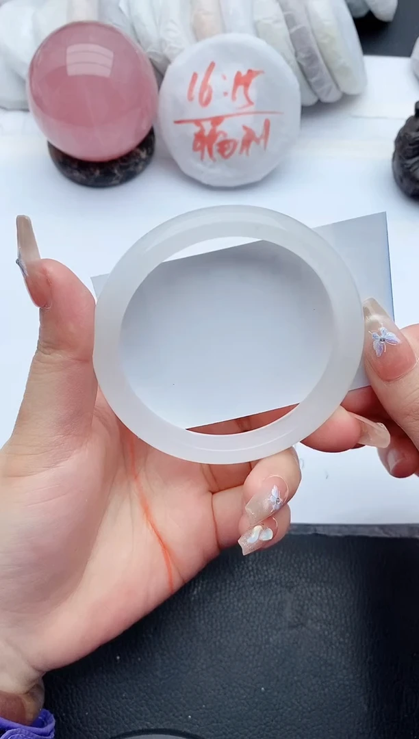 【闪购商品】石英质玉手镯未镶嵌F410+63/64