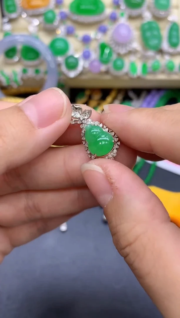 颈饰18K金镶嵌翡翠421-中国好珍宝