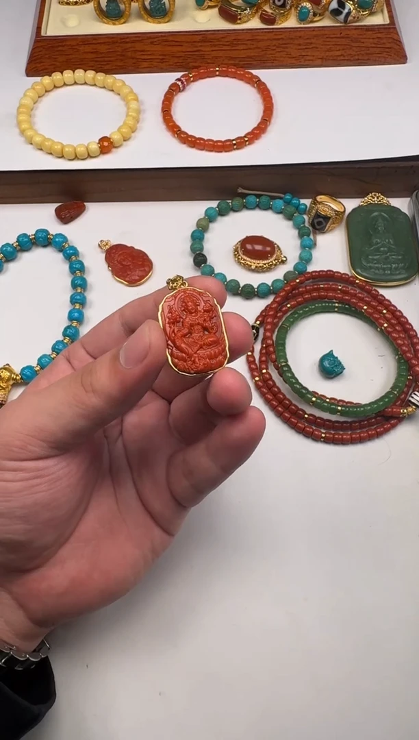 18K金镶嵌南红玛瑙挂件梦**～配饰配饰