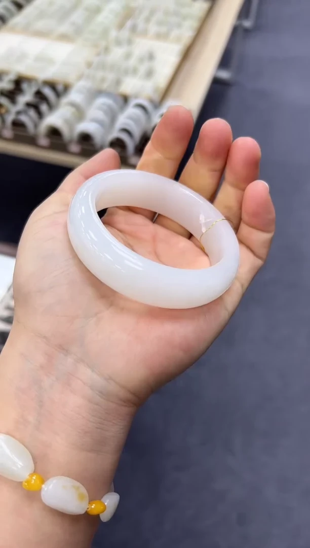 【闪购商品】和田玉手镯未镶嵌61  839