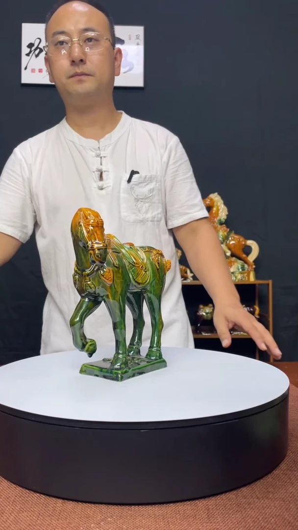 陶瓷牡丹马绿色高19cm