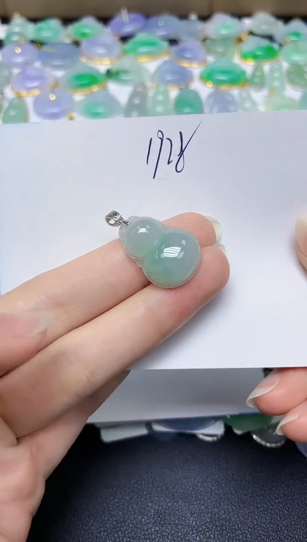 翡翠未镶嵌颈饰天然缅甸翡翠A货