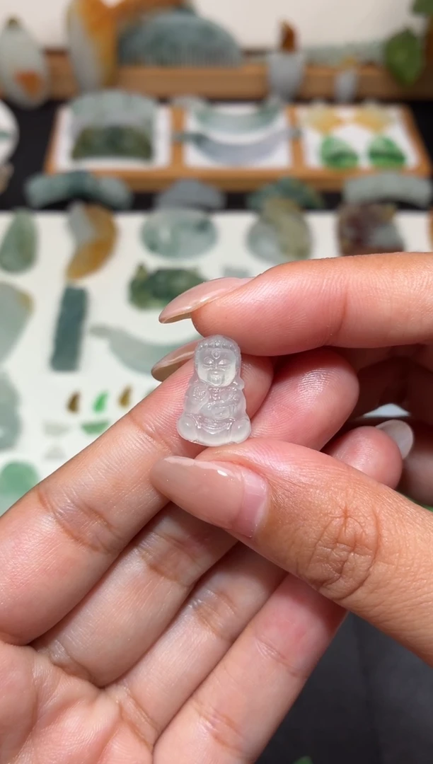 未镶嵌定制翡翠逆*游宝宝佛