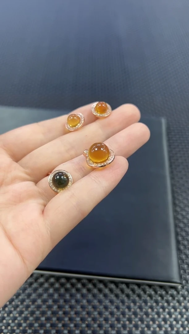 【闪购商品】琥珀吊坠(赠链)银S925镶嵌耳钉吊坠戒指（多样性发一件）