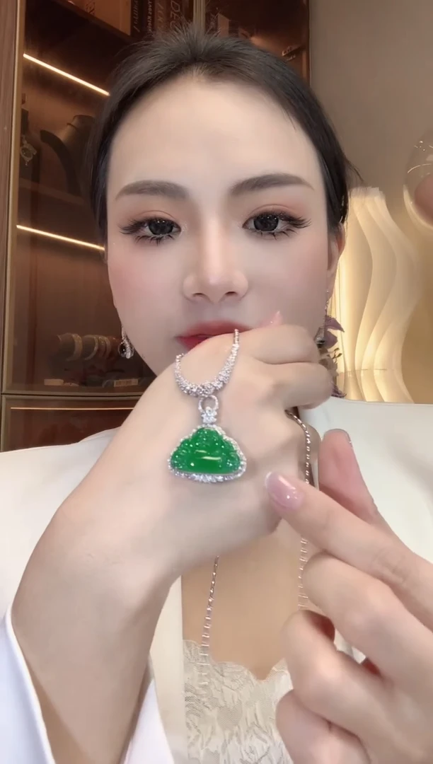 【闪购商品】翡翠吊坠(不含链)18K金镶嵌A57 多样性发货一件