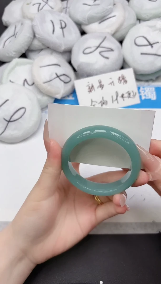 未镶嵌手镯石英质玉305-53
