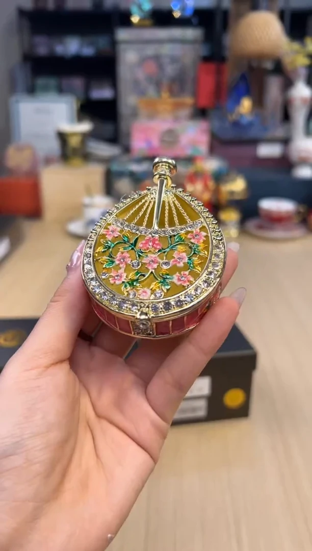 201七宝粉色镂空琵琶