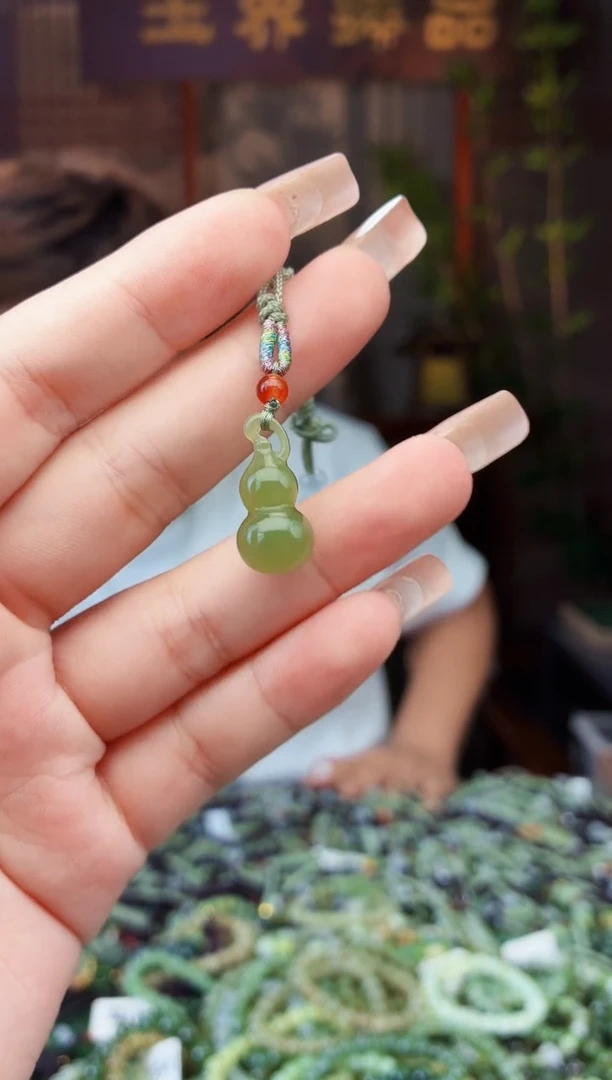 和田玉未镶嵌颈饰拍一发一