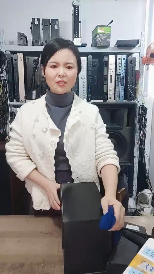 8新电脑音响一套，不包邮费