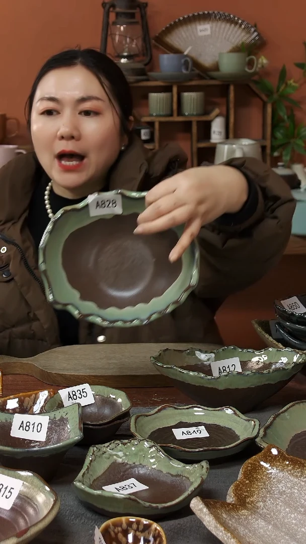 陶瓷A828 一只红泥异形碗19.5*17*6微瑕