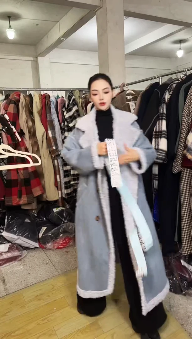 700闪购外套外披马甲打底裤子