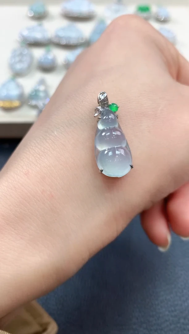 【闪购商品】翡翠吊坠(不含链)18K金镶嵌55       