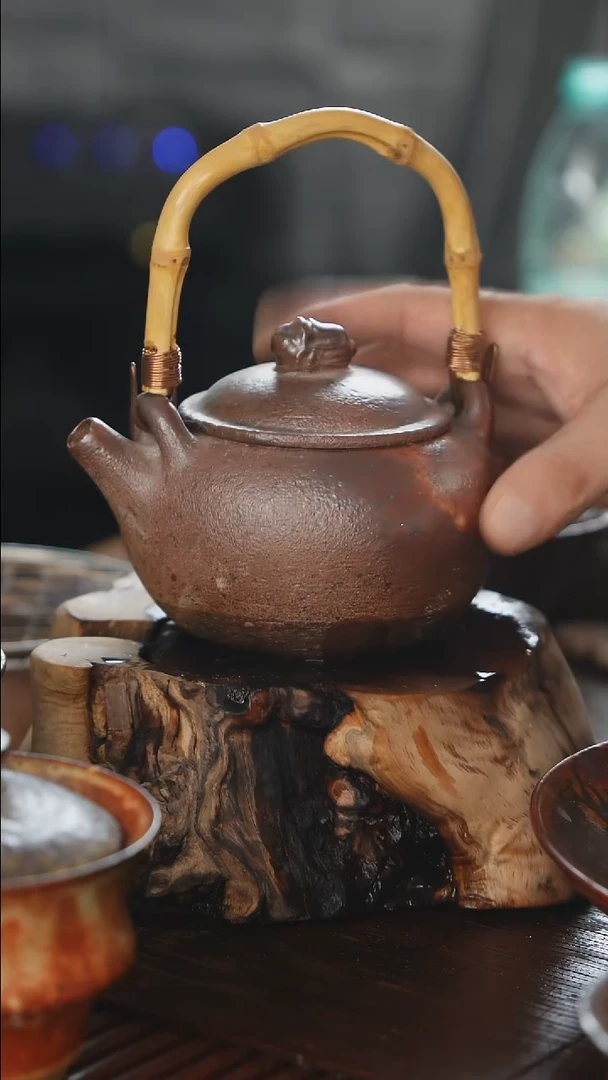 紫砂全手工白菜提梁壶