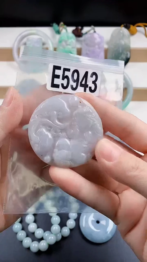 颈饰未镶嵌翡翠天然翡翠吊坠挂件