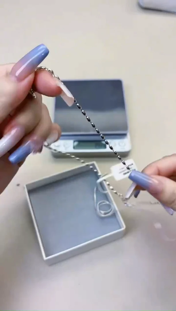 陶瓷银色饰品YS11111111110298