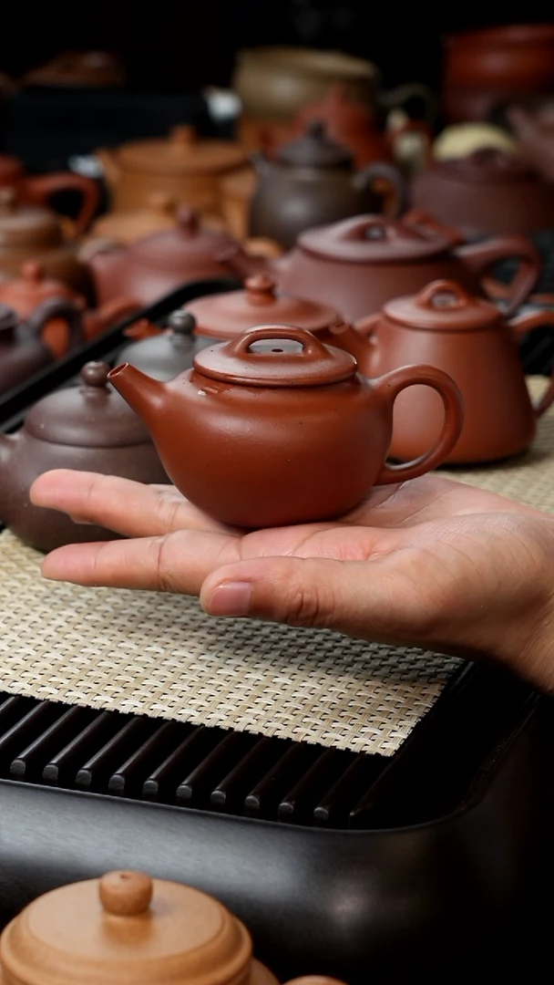 茶壶紫砂红泥明瓦半手110