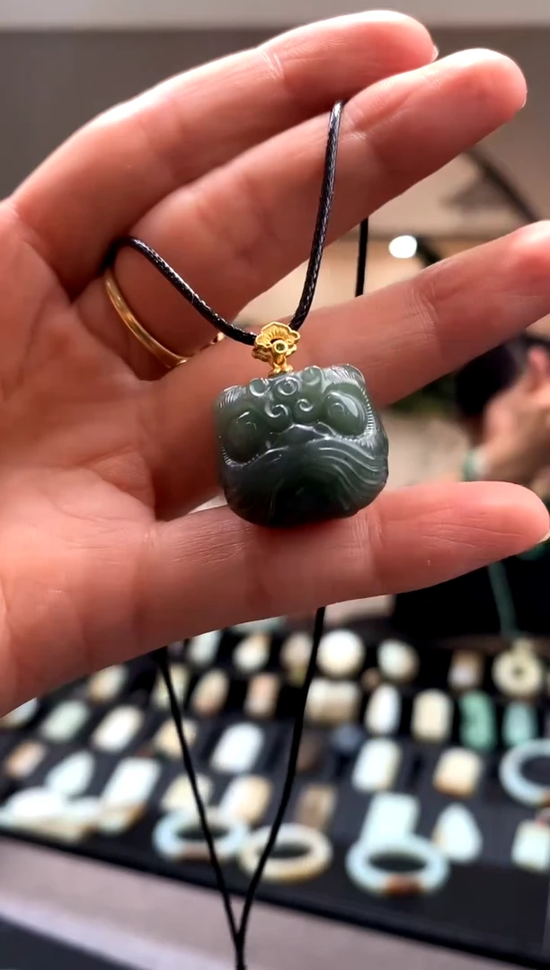 和田玉银S925镶嵌颈饰挂件