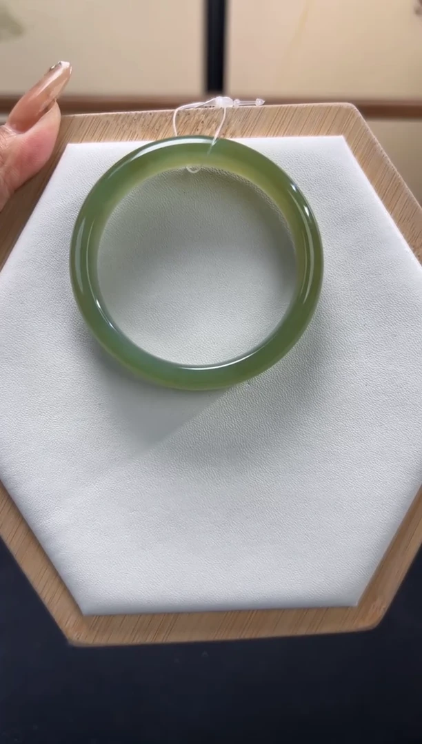 未镶嵌手镯和田玉52