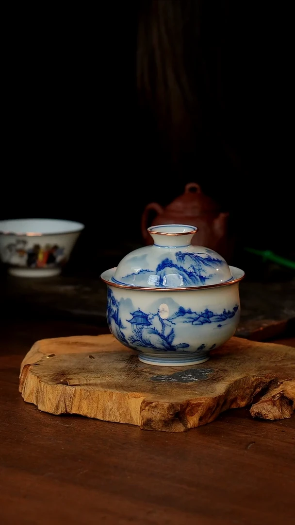 包铜青花山水大元宝盖碗.
